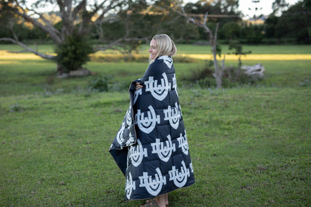 Carlton Blues - AFL Sustainable Down Puffy Blanket